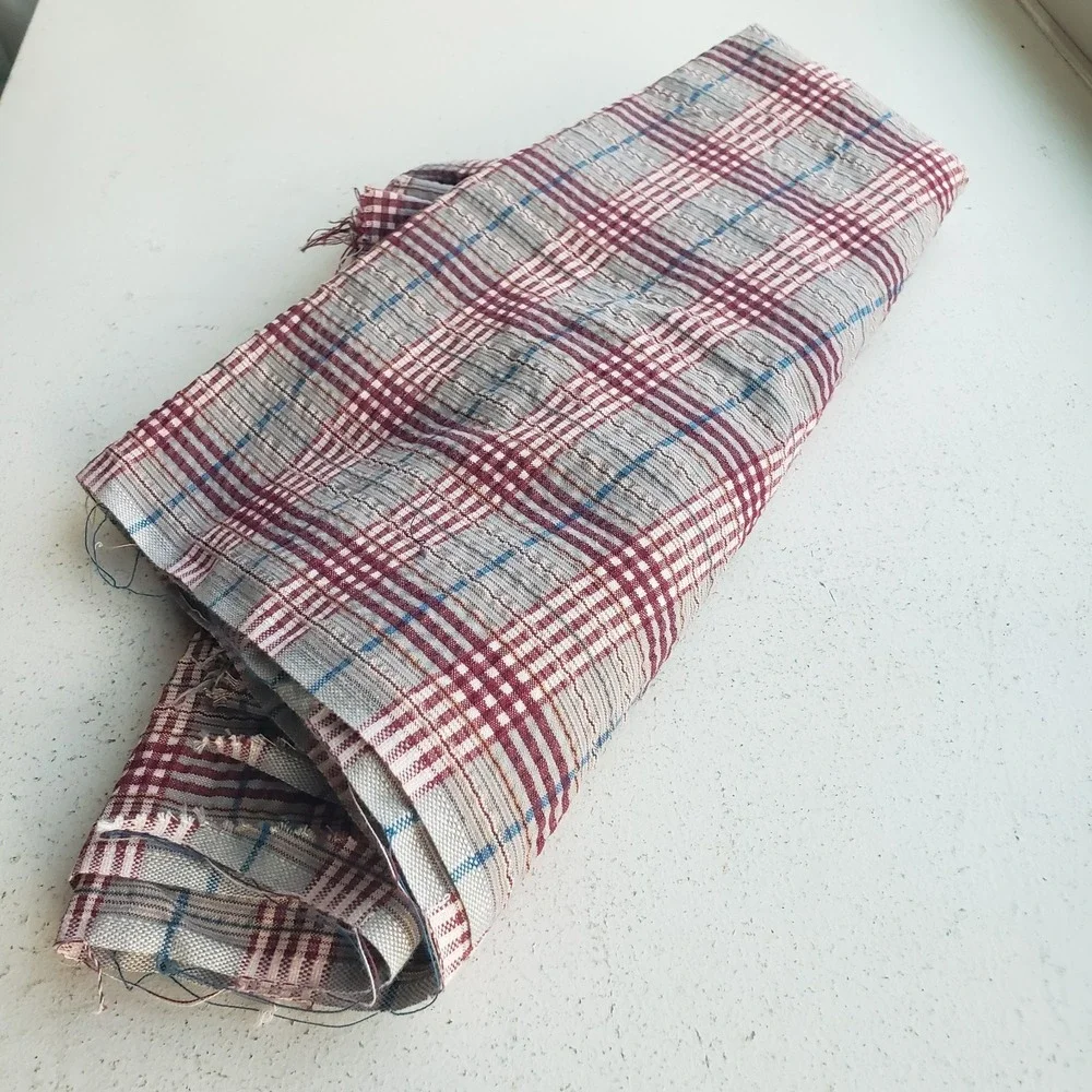 Vintage 1950s 1960s Grey Maroon Plaid Seer Sucker Fabric #92